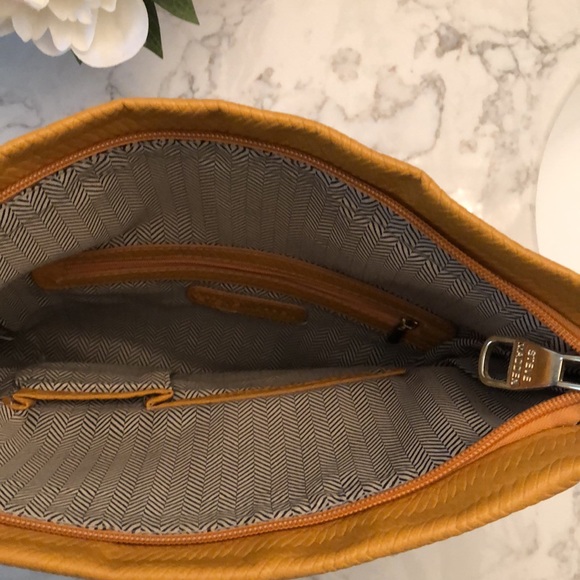 EUC Steve Madden fold over clutch purse - Picture 4 of 4